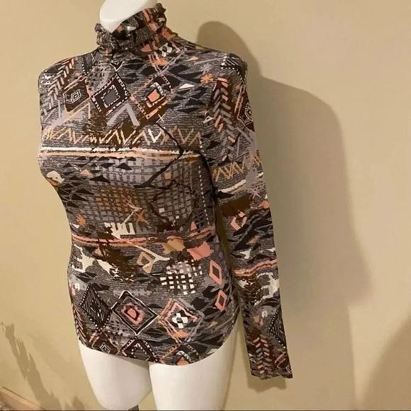 - Capsule &Other Stories turtleneck geometric print blouse - Picture 3 of 13